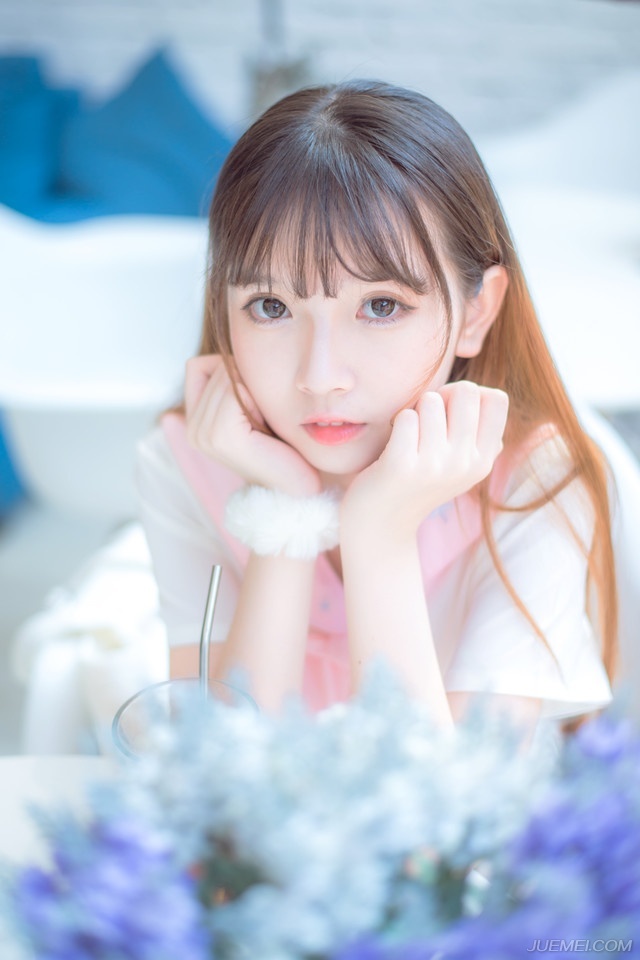 张任没有回答，只是跪在地上。